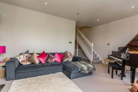 4 bedroom maisonette to rent - Photo 4