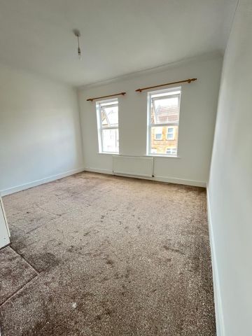 3 Bed Terraced House, Spencer Road, LU3 - Photo 4