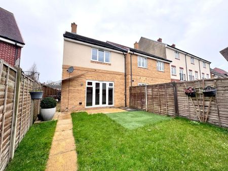 3 bedroom semi-detached house to rent - Photo 5