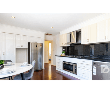 Spacious Family Living in a Convenient Cheltenham Location - Photo 6