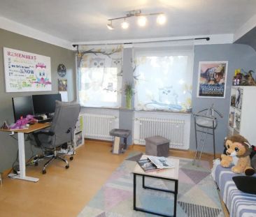 Geräumige 3-Zimmer-Wohnung mit großem Sonnenbalkon im Zweifamilienhaus - Photo 3