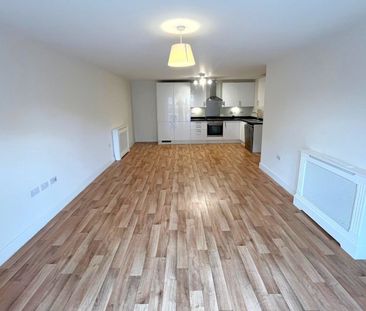 Alderson Grove, Walton-on-Thames, Surrey, KT12 - Photo 2