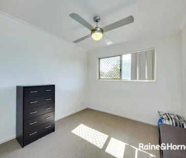 “Beautifully Designed Three-Bedroom Townhouse” - Photo 4