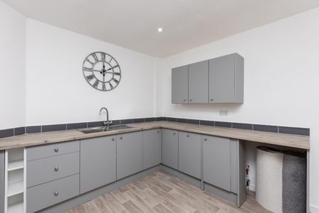 2 bedroom Bungalow To Let - Photo 4