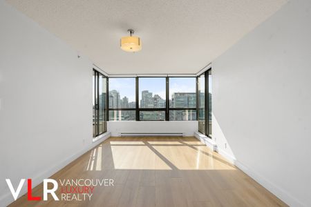 Condo in Downtown Vancouver, BC - Photo 4
