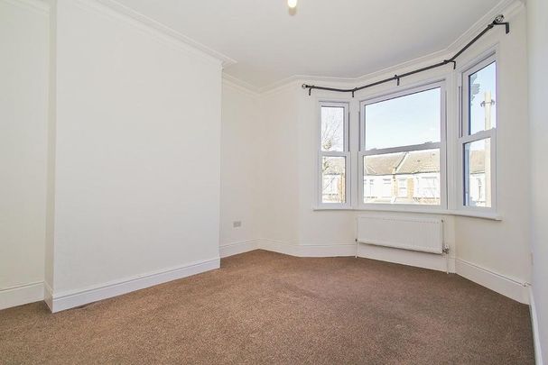 4 bedroom terraced house to rent - Photo 1
