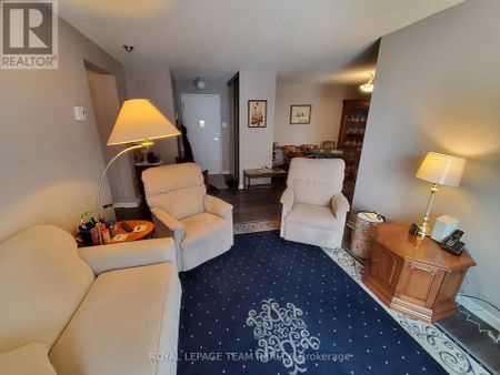 304 - 50 BURNSIDE AVENUE - Photo 3