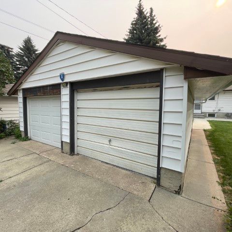 4-Bed Family Home Steps Away From Avonmore LRT Station - Photo 1