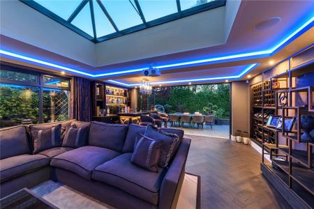 5 bedroom detached house to rent - Photo 4