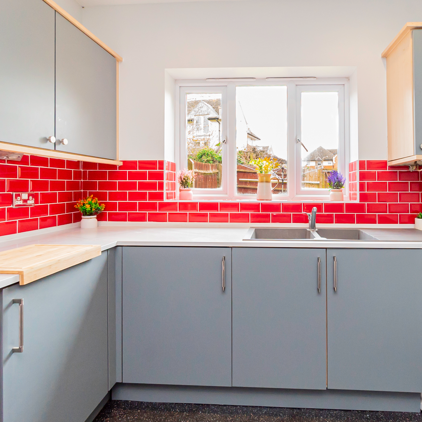 Penlon Place Room 1 - Photo 1