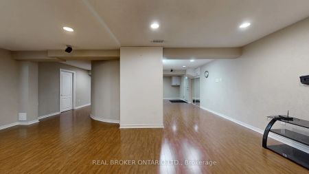 Property For Lease | W9272081 - Photo 4