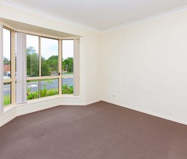 Charming Family Home in Crestmead - Photo 3