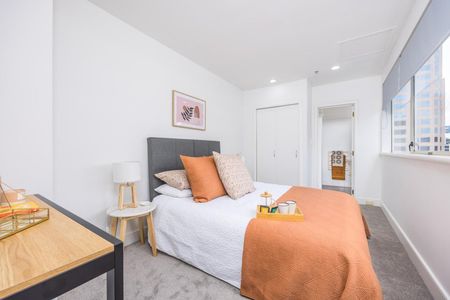 Furnished 2 Bedroom Apartment - Photo 2
