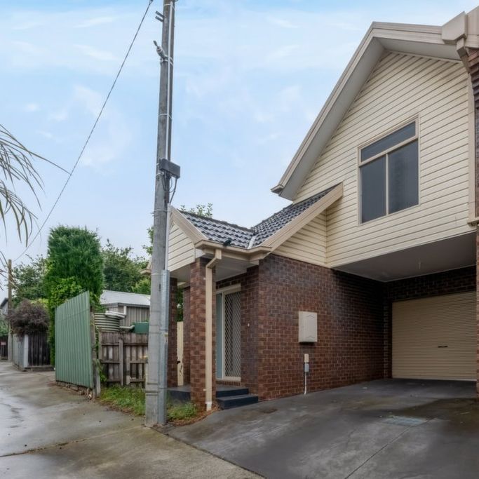 Modern Townhouse Living - Entrance to Property Via Laneway in Sussex St - Photo 1