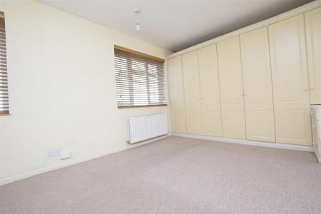 2 bedroom semi-detached house to rent - Photo 5
