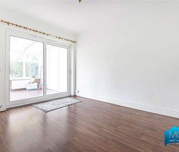 Grosvenor Road, London, N3 - Photo 1