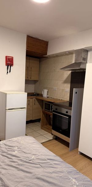 Studio Flat, Dehar Crescent, NW9 - Photo 1