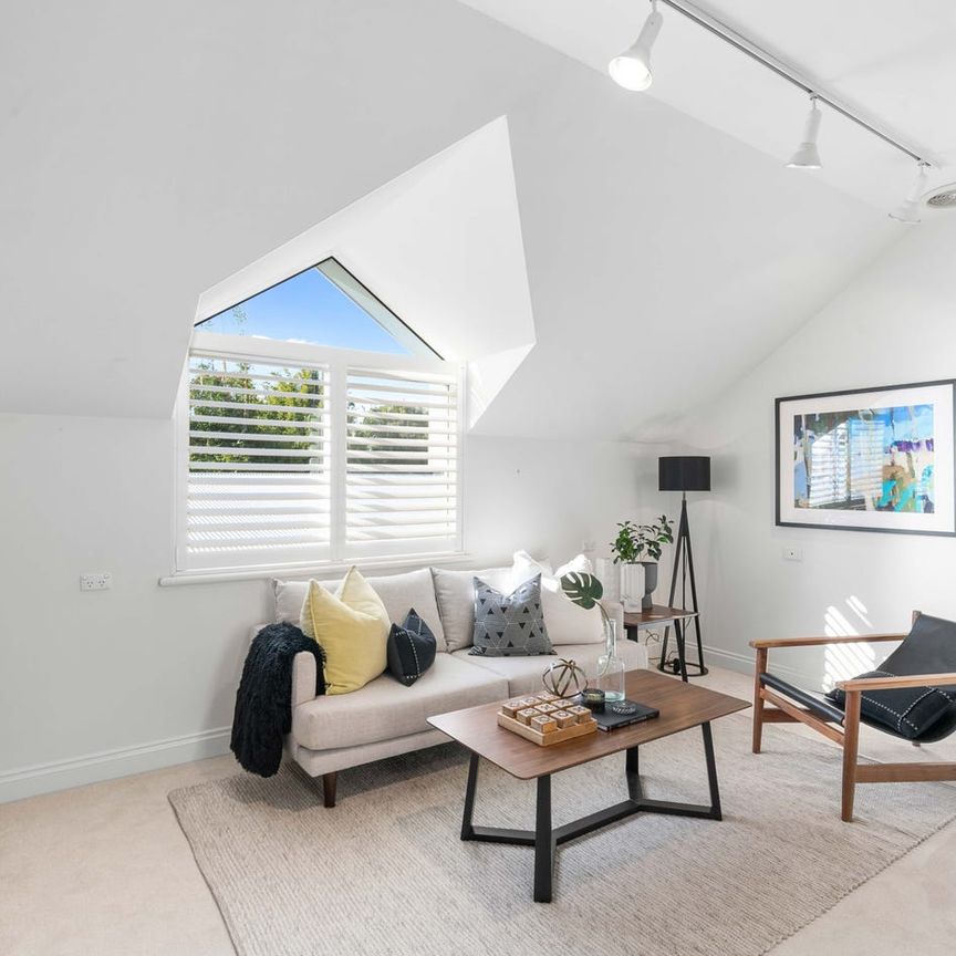 Executive 4 Bedroom Family Home - Photo 1