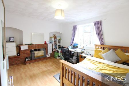 6 bedroom semi-detached house to rent - Photo 3