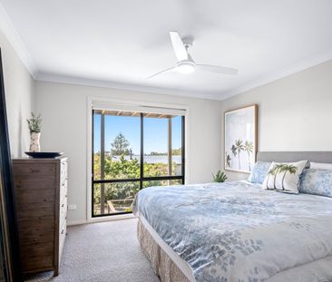 MacMasters Beach Coastal Retreat – Expansive Ocean Views & Relaxed ... - Photo 6