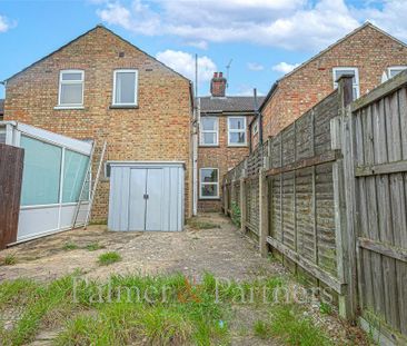 3 bedroom terraced house to rent - Photo 1