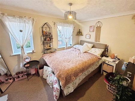 2 bedroom terraced house to rent - Photo 4