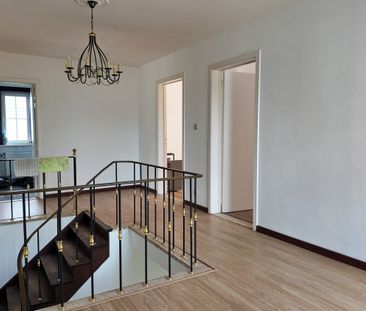 Zonnig en rustig gelegen alleenstaande woning te Eeklo! - Photo 2