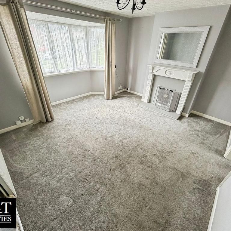 3 bedroom flat to rent - Photo 1