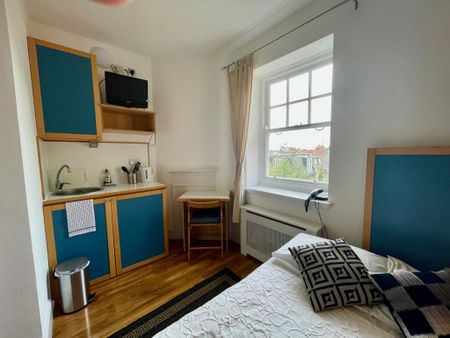 Flat 415 Fulham Palace Road, Fulham W6 9HH - Photo 3