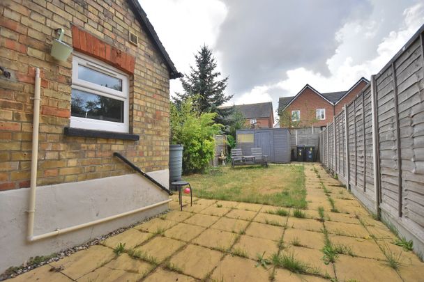 3 bedroom mid terraced house to rent, - Photo 1