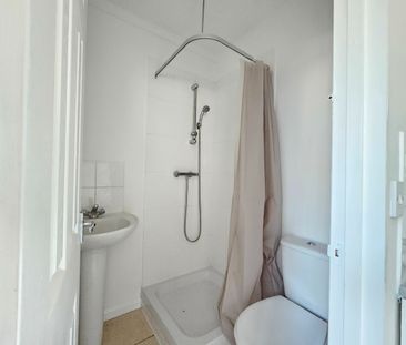 Studio Flat, Riverside Road, N15 - Photo 2