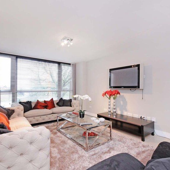 Boydell Court, St Johns Wood NW8 - Photo 1