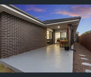 4 Seattle Close, Spring Mountain, Qld 4300 - Photo 1