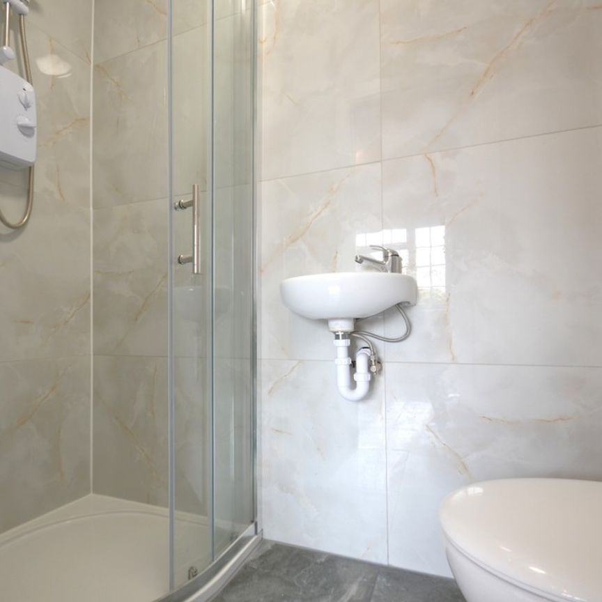 1 bedroom Property to rent - Photo 1