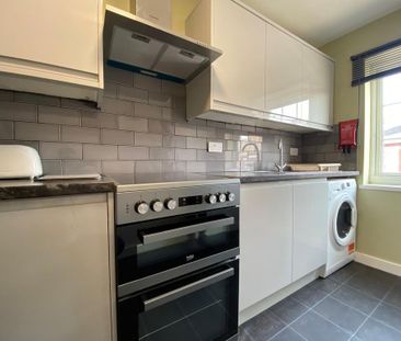 1 bedroom in a house share to rent - Photo 5