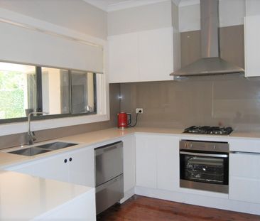 Large 4 Bedroom Brick Home - Photo 6