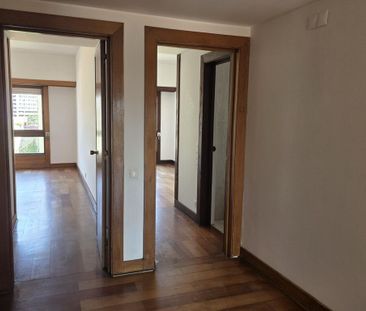 4 Bedroom Apartment with parking, Estrada da Luz, Lisboa - Photo 1