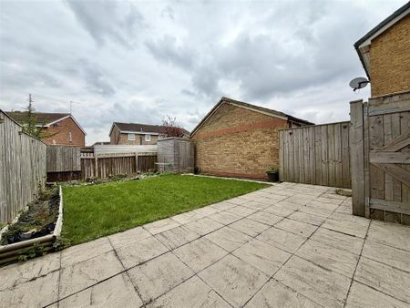 2 bedroom semi-detached house to rent - Photo 5