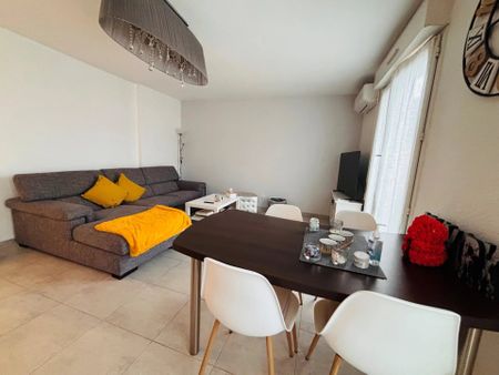 Location Appartement 2 pièces 45m² NICE 06200 - Photo 2