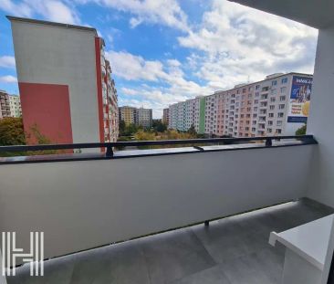 Pronájem pečlivě opraveného bytu 2+1 s lodžií - Fotografie 3