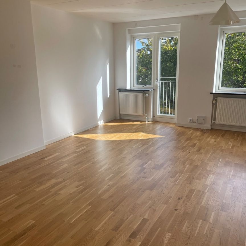 Rönnebergsgatan 18, Öster - Foto 1