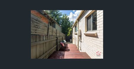 IMMACULATE & SPACIOUS! - Photo 5