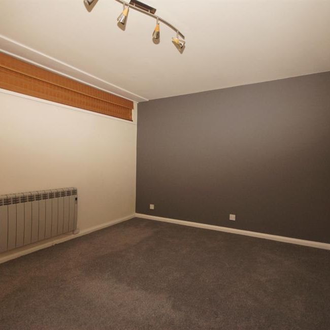 2 Plas Y Coed, Lake Road East, Roath Park, Cardiff CF23 5PA - Photo 1