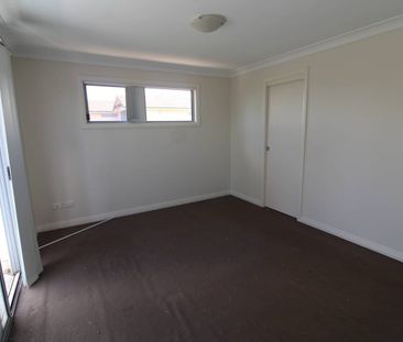 SPACIOUS 2 BEDROOM DUPLEX - Photo 3