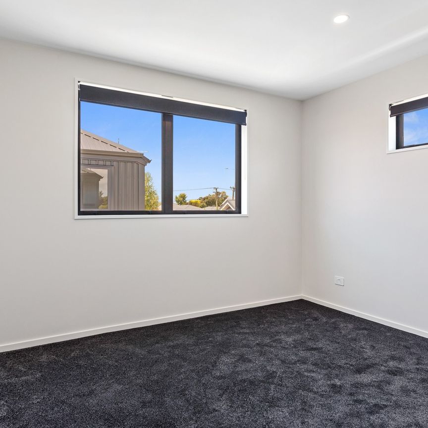 Modern Two-bedroom Townhouse with Off-street Park - Photo 1