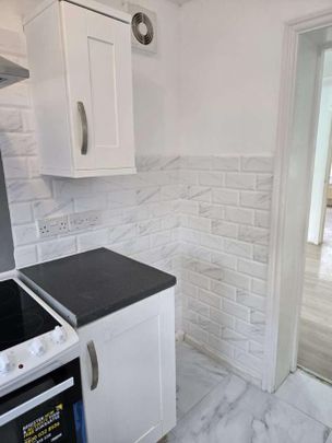 Irlam Avenue, Eccles, M30 - Photo 1