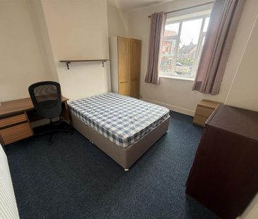 4 bedroom terraced house to rent - Photo 4