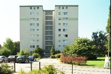 Erdgeschoss mit Badewanne und Balkon - Photo 3