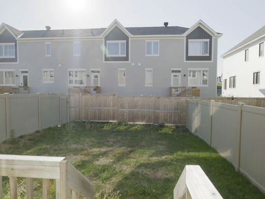 For Lease - 531 SONMARG Crescent, Barrhaven, Ontario - Photo 1