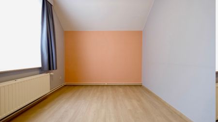 Halfopen bebouwing met ruime oprit en garagebox - Foto 3